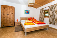 La camera da letto dell' appartamento Waldruhe